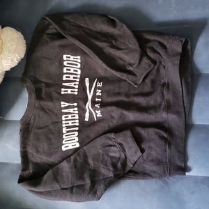 Dark grey small crewneck.